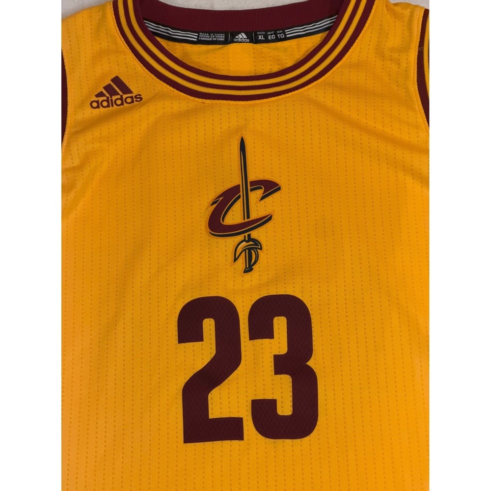 LeBron James Cavs Christmas 2015 Jersey MenXL Adidas #23 Cleveland Cavaliers NBA - Picture 3 of 11